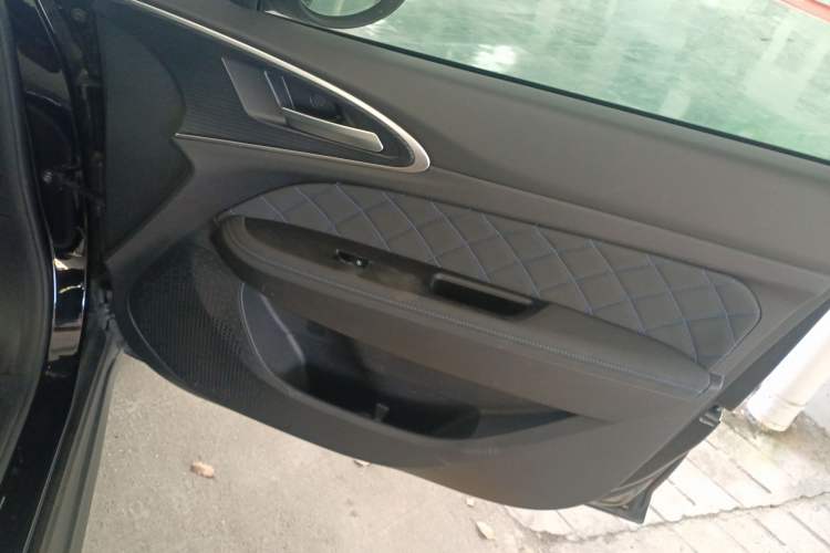 Used ORA Good Cat 2022 400km Standard Range Luxury Version Lithium Iron Phosphate