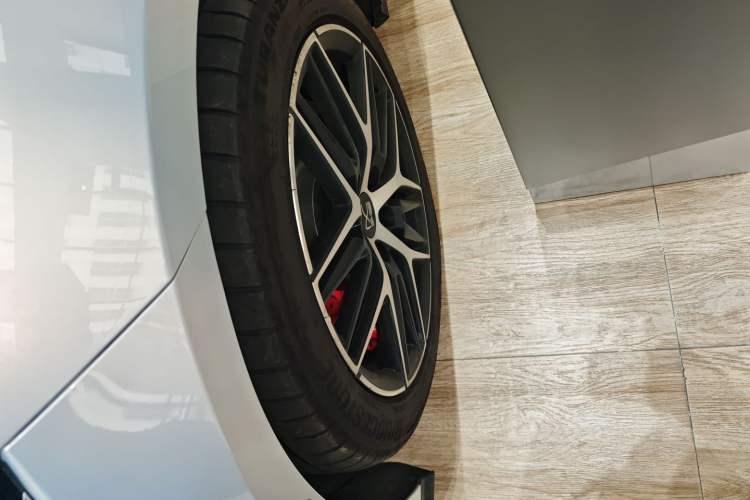 Used BYD Han L 2025 EV Four-Wheel Drive LiDAR Flagship Model
