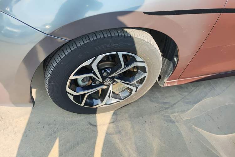 Used MG 5 2021 180 DVVT CVT Youth Luxury Edition
