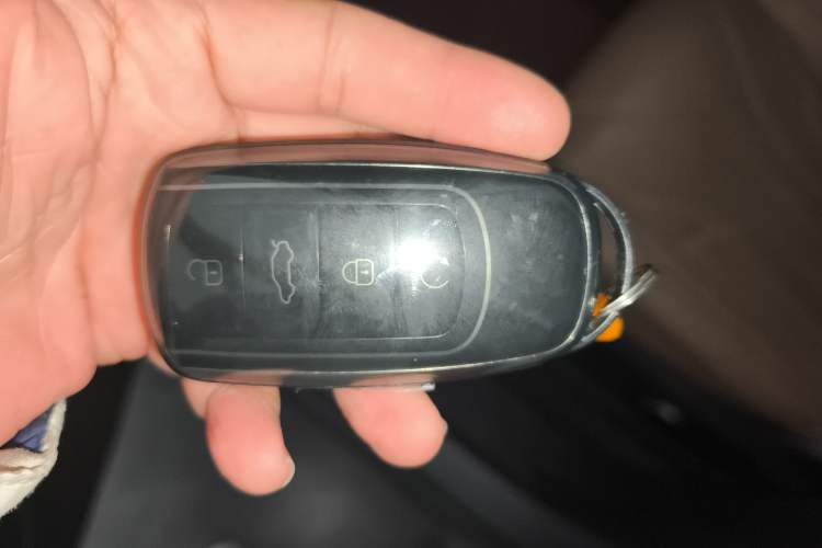 Used Chery Tiggo 8 L 2024 2.0T Two-Wheel Drive Prestige Version 5 Seats