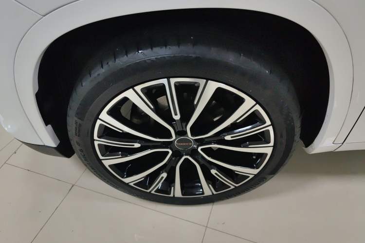 Used  Lingyun 2019 1.6T Two-Wheel Drive Diamond Edition
