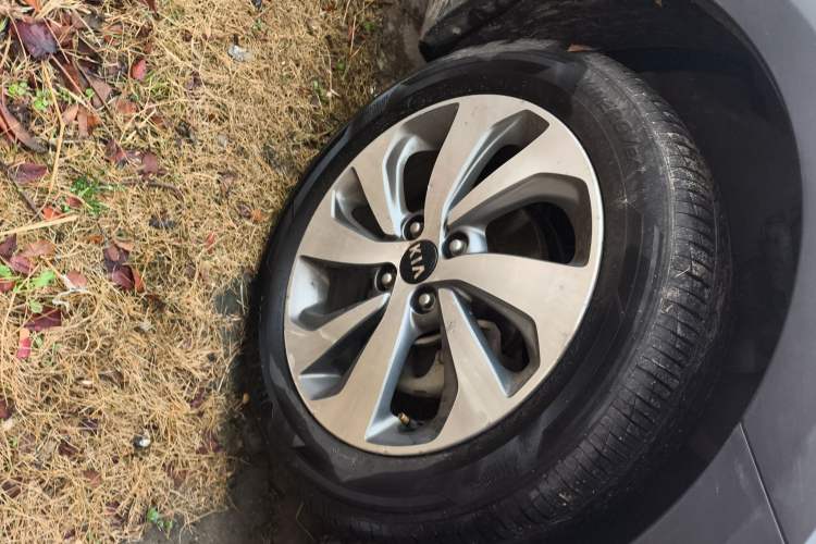 Used Kia KX Cross 2017 1.4L AT GLS
