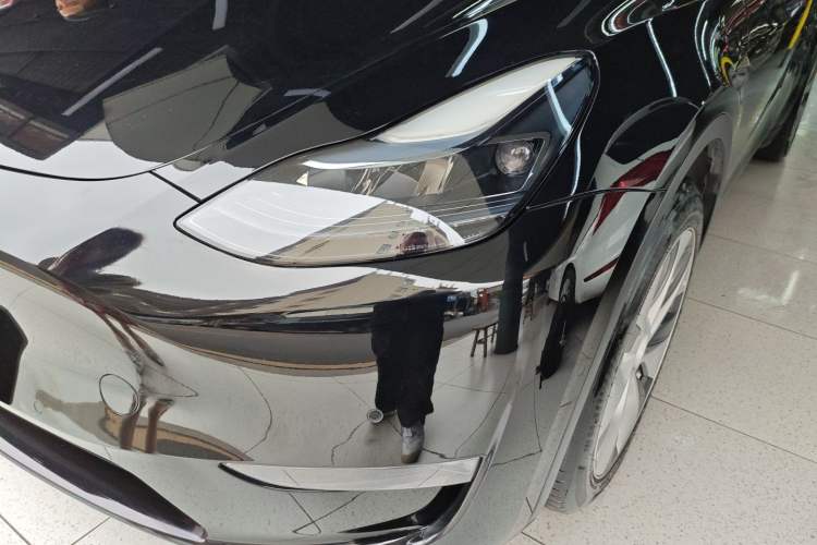 Used Tesla Model Y 2022 Long-Range All-Wheel-Drive Version