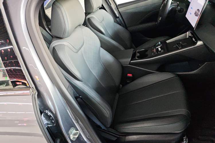 Used BYD Qin PLUS 2025 DM-i Smart Drive 120KM Superior Model