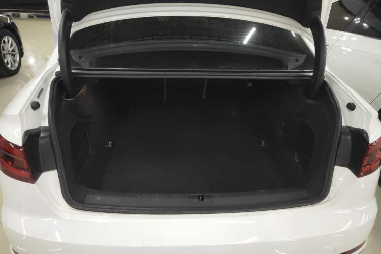 Used Audi A4L 2018 30th Anniversary Edition 40 TFSI Fashion Model
