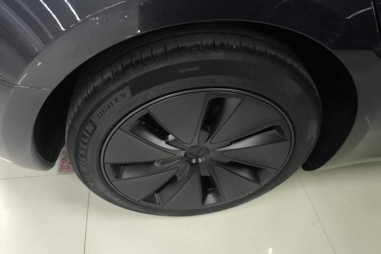 Used Tesla Model 3 2023 Long-Range All-Wheel-Drive Version