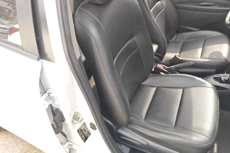 Used Toyota YARiS L 2019 1.5E CVT Dynamic Edition China VI compliant
