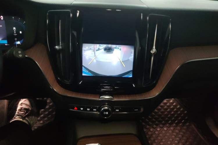 Used Volvo XC60 2022 B5 4x4 Smart Luxury Edition