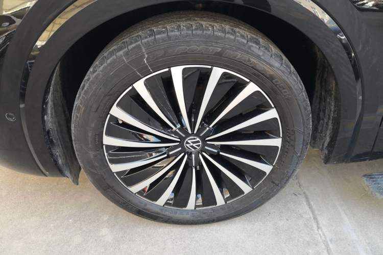 Used Volkswagen Viloran 2024 380TSI Premium Edition
