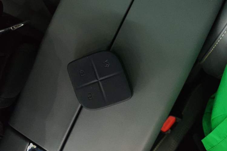 Used Lynk & Co 08 EM-P 2023 120km Long-Range Halo