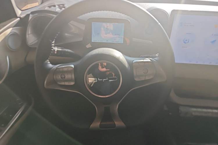 Used BYD Dolphin 2023 420 km Fashion Edition
