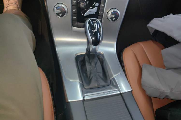 Used Volvo S60 2016 S60L T4 Zhiyuan Edition
