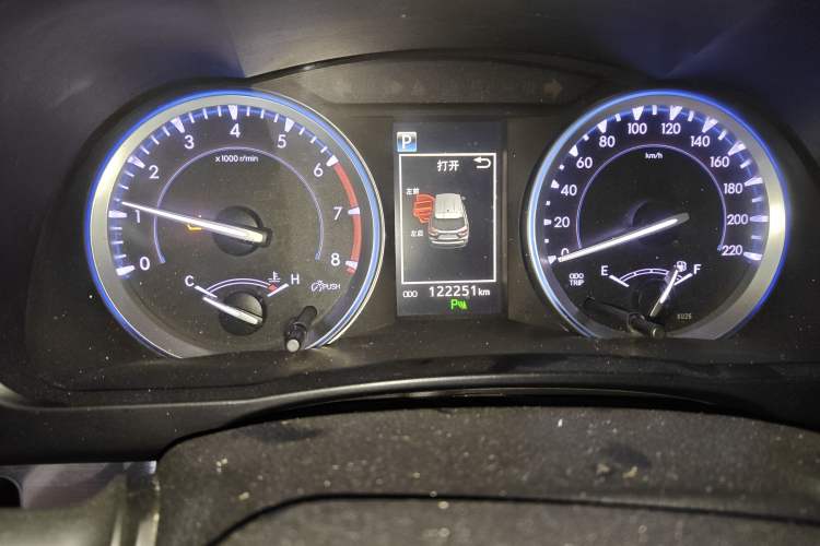 Used Toyota Highlander 2018 2.0T Four-Wheel Drive Prestige Version 7 Seats China V Emission Standard
