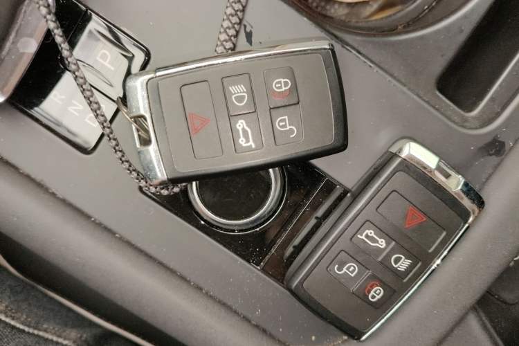 Used Land Rover Discovery 2021 360 PS R-Dynamic HSE
