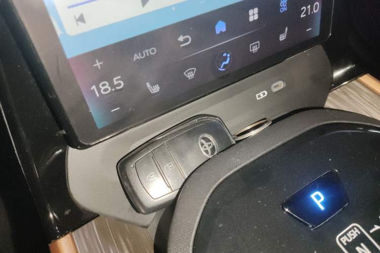 Used Toyota bZ3 2023 616 km Long-Range Premium
