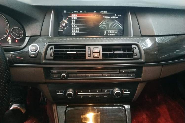 Used BMW 5 Series 2014 525Li Luxury Design Package
