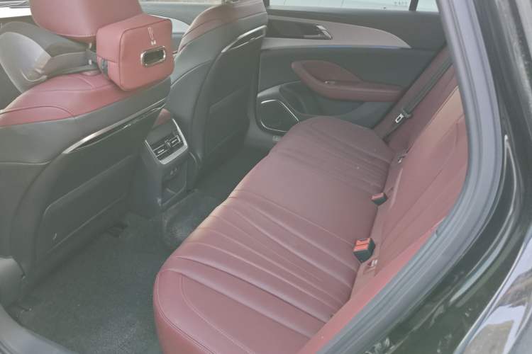 Used Hongqi H5 2025 2.0T Automatic Xuan Ying Edition