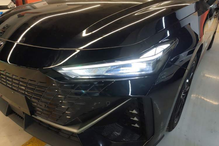 Used Changan UNI-V 2022 1.5T Prestige Version
