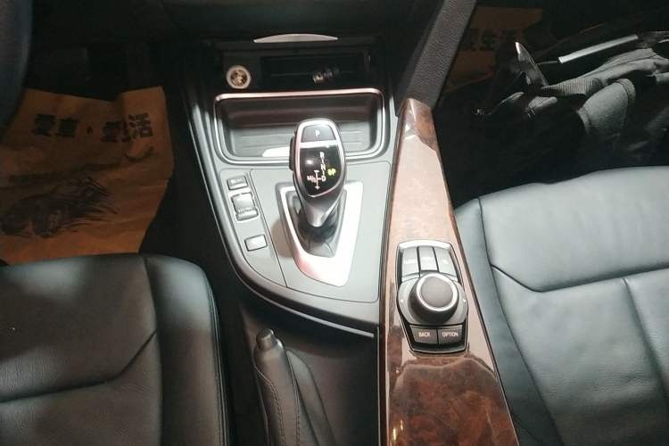 Used BMW 3 Series 2014 328Li Fashion Model
