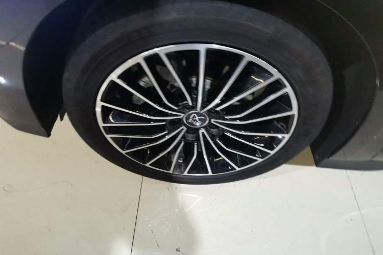 Used BYD Han 2024 EV Glory Edition 506KM Front-Wheel-Drive Premium Model
