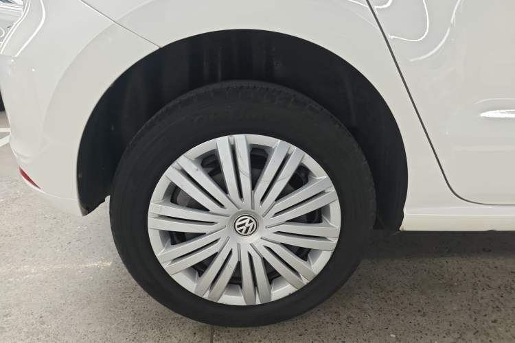 Used Volkswagen Polo 2016 1.6L Automatic Comfort Model
