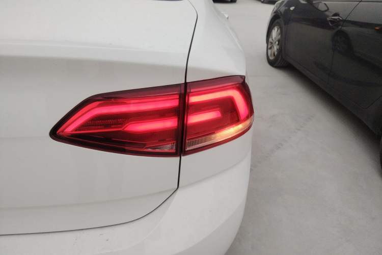 Used Volkswagen Lamando 2015 230TSI DSG Fashion Edition
