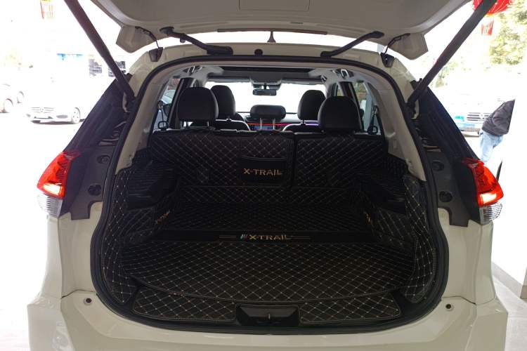 Used Nissan X-Trail 2023 Classic 2.0L Two-Wheel Drive Smart Connect Premium Edition
