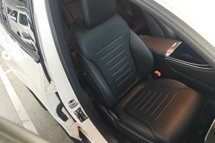 Used Mercedes-Benz GLC Coupe 2024 GLC 260 4MATIC Coupe SUV
