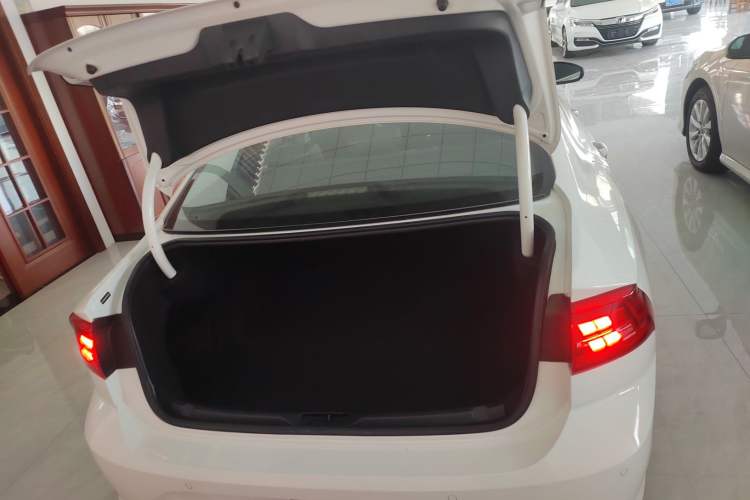 Used Volkswagen Lamando 2019 280TSI DSG Comfort Edition China VI standard
