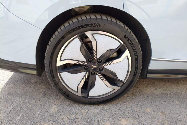 Used VOYAH PASSION 2023 Four-Wheel Drive Long-Range Version