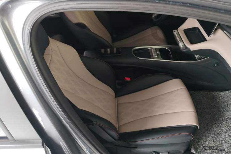 Used BYD Dolphin 2023 420 km Fashion Edition
