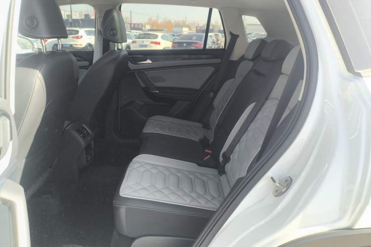 Used Volkswagen Tayron 2023 300TSI Two-Wheel-Drive Luxury Plus Advanced Edition
