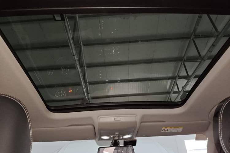 Used Volkswagen Tiguan L 2021 330TSI Automatic Two-Wheel Drive Smart Edition
