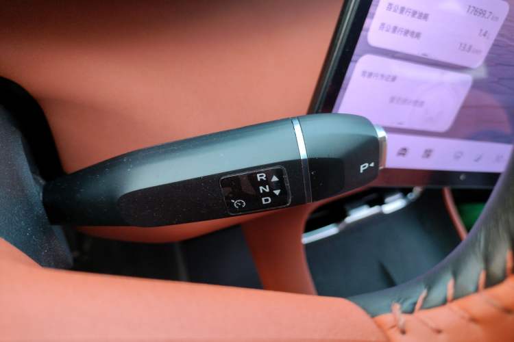 Used  Q07 2025 215 Flagship Edition
