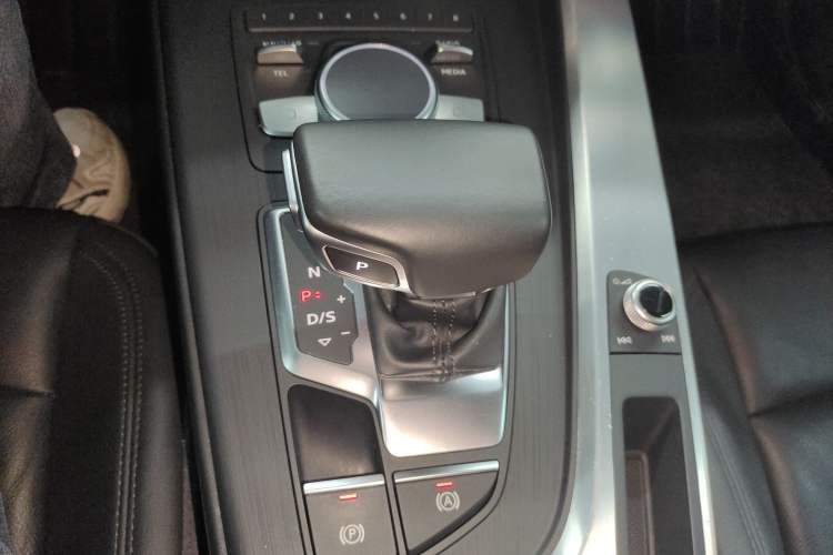 Used Audi A4L 2018 30th Anniversary Edition 40 TFSI Fashion Model