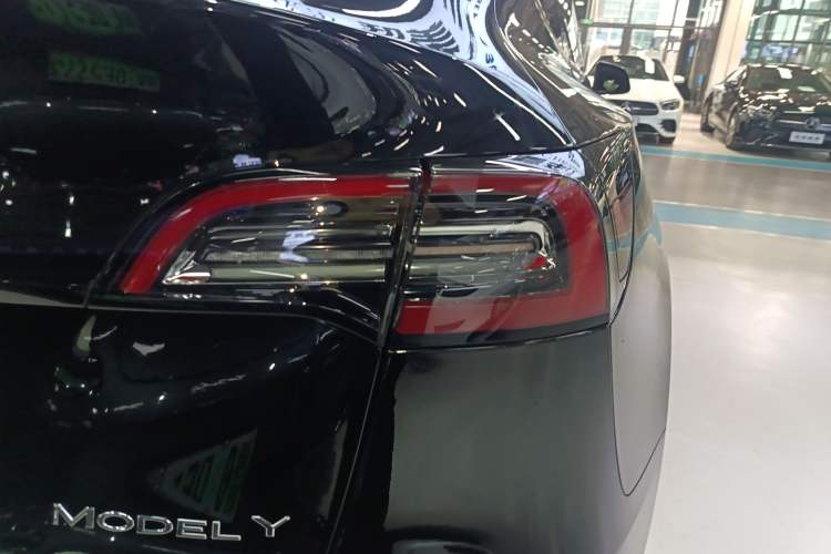 Used Tesla Model Y 2022 Rear-Wheel-Drive Version