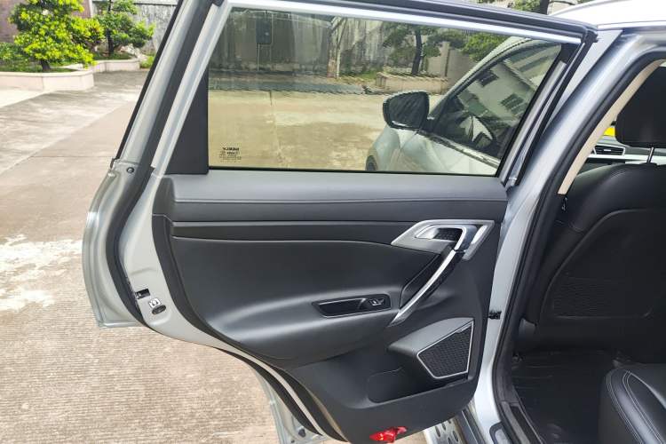 Used Geely Auto Emgrand X7 Sport 2016 1.8TD Automatic Smart Connectivity Version
