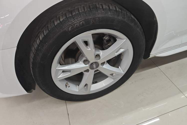 Used Audi A4L 2017 Plus 40 TFSI Ambition Model
