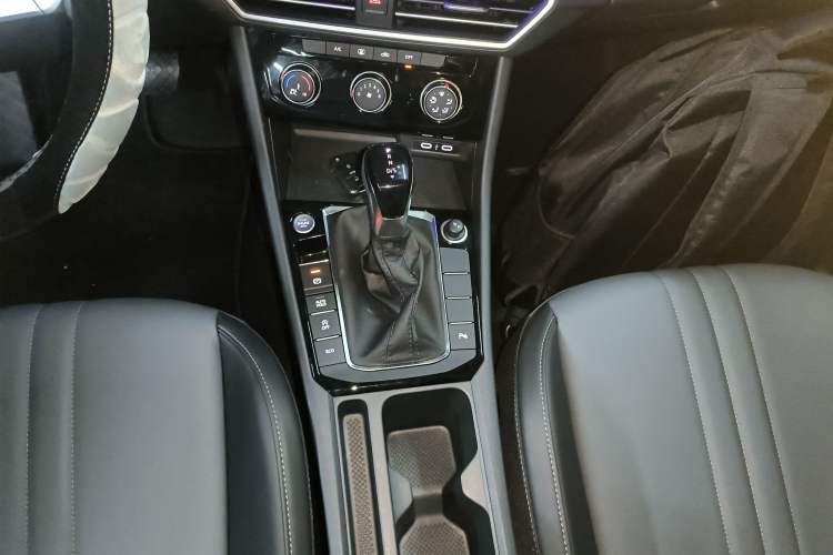 Used Volkswagen Sagitar 2026 Model 30 Million Units Selected 300TSI DSG Surpassing Edition
