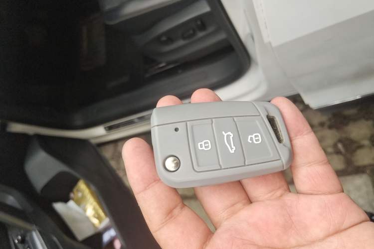 Used Volkswagen Tiguan L 2017 330TSI Automatic Two-Wheel Drive Luxury Edition
