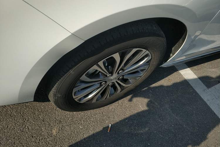 Used Buick GL8 2023 Land Executive Class Comfort Model