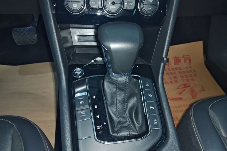 Used Volkswagen Tiguan L 2019 330TSI Automatic Two-Wheel Drive Smart Luxury Version China V Emission Standard
