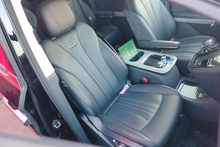 Used Hongqi HQ9 PHEV 2024 2.0T Four-Wheel Drive Business Edition
