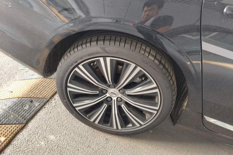 Used Volvo S90 2025 B5 Zhiya Luxury Edition
