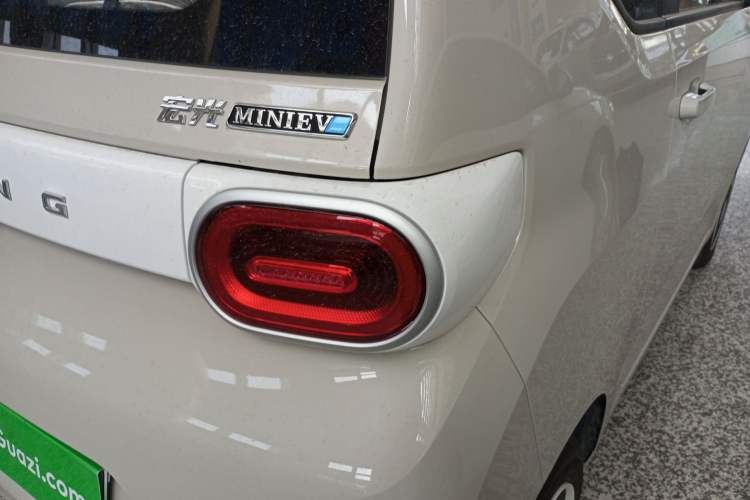 Used Wuling Hongguang MINIEV 2024 3rd Generation 215km Youth Edition
