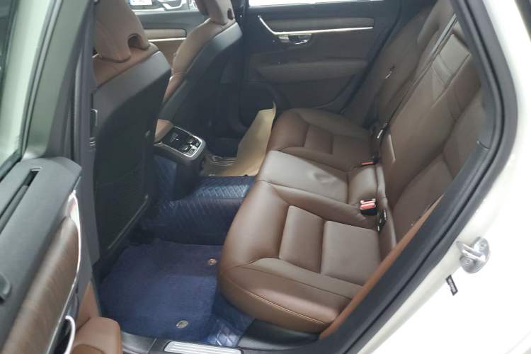 Used Volvo V90 2022 Cross Country B5 AWD Smart Range Edition
