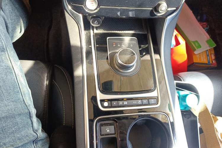 Used Jaguar XE 2015 2.0T 200 PS R-Sport
