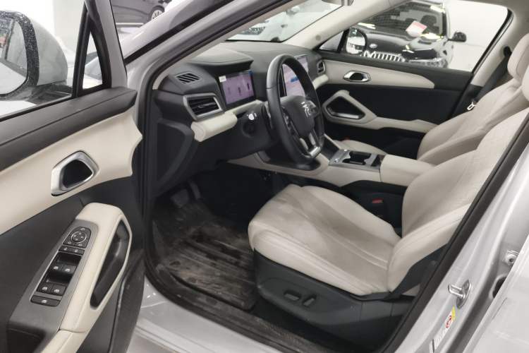 Used BYD Yuan UP 2025 Intelligent Driving Version 401 km Leading Edition
