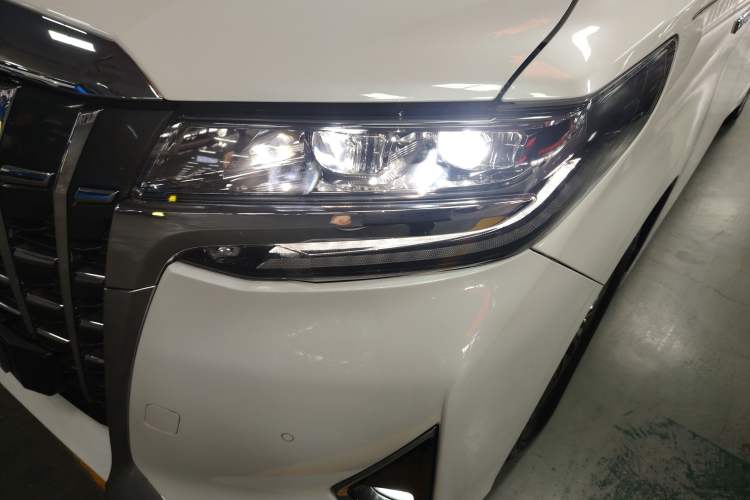 Used Toyota Alphard 2021 Dual-Engine 2.5L Luxury Edition