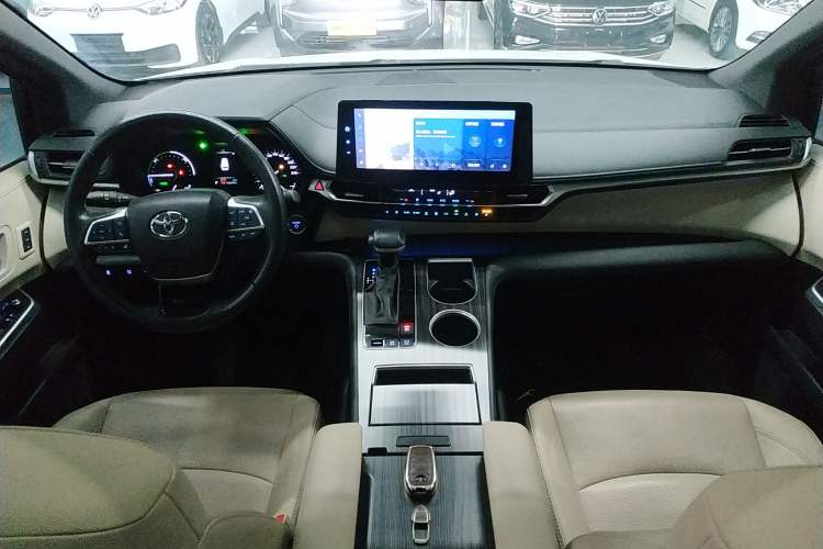 Used Toyota Granvia 2022 2.5L Hybrid Prestige Edition